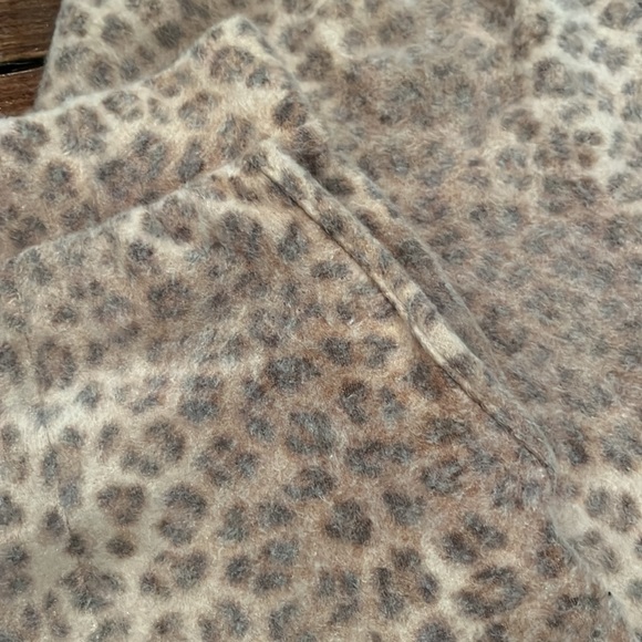 NWT matching lounge blush leopard sweater and pant - Picture 7 of 11